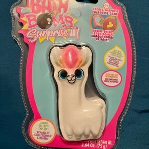 🤗NEW🤗Kids Llama - White and Pink Bath Bomb Surprise